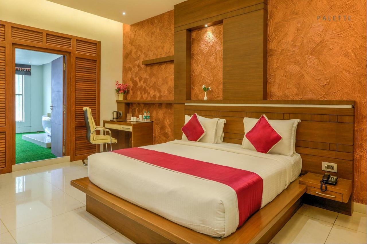 सराय Pioneer Grand Palace