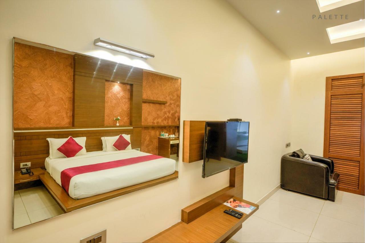 सराय Pioneer Grand Palace 4*